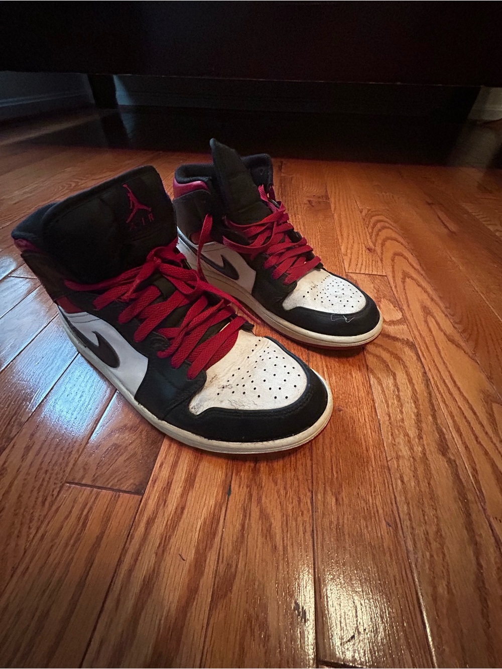 Jordan High-Top Sneakers in Black/White/Red